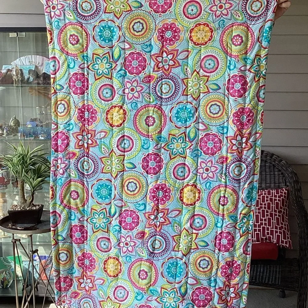 NWT. Girls Love Bugs Too! Hand Crafted Children’s Quilt